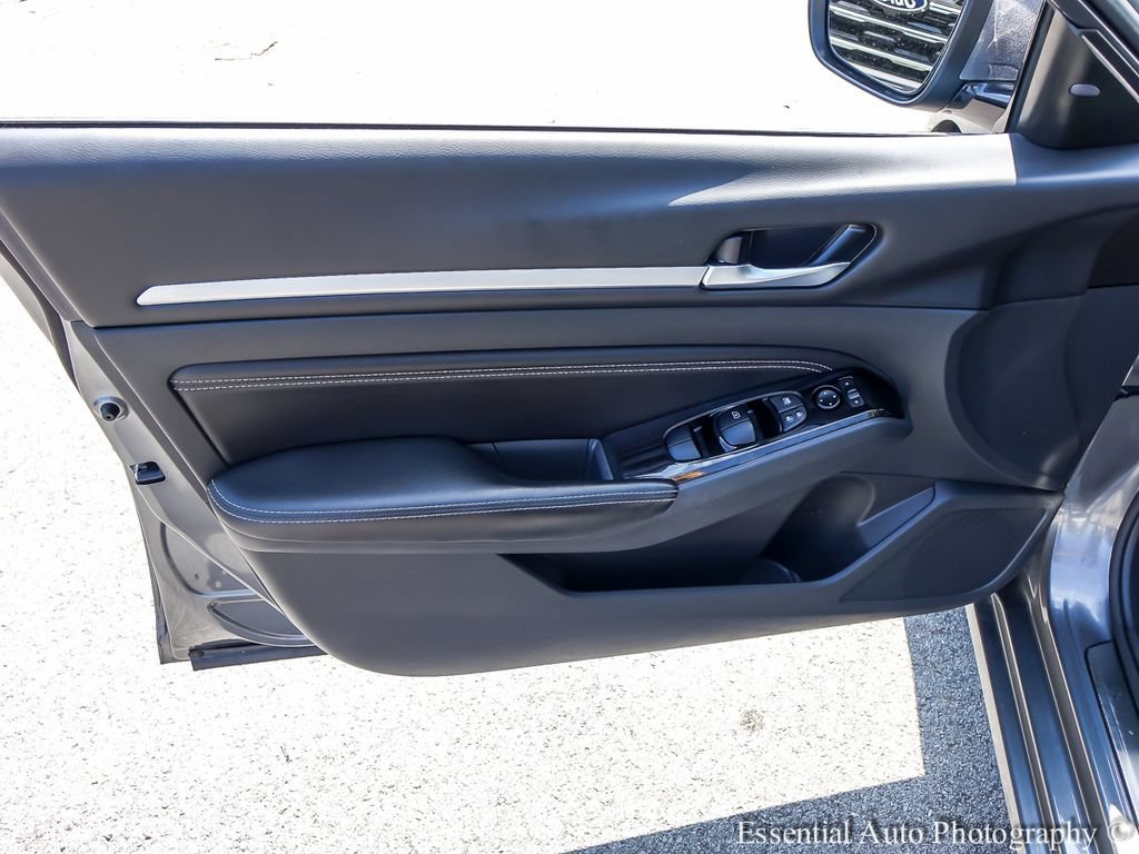 Used 2023 Nissan Altima 2.5 SL FWD image 21