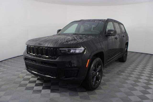 New 2025 Jeep Grand Cherokee L Altitude image 23