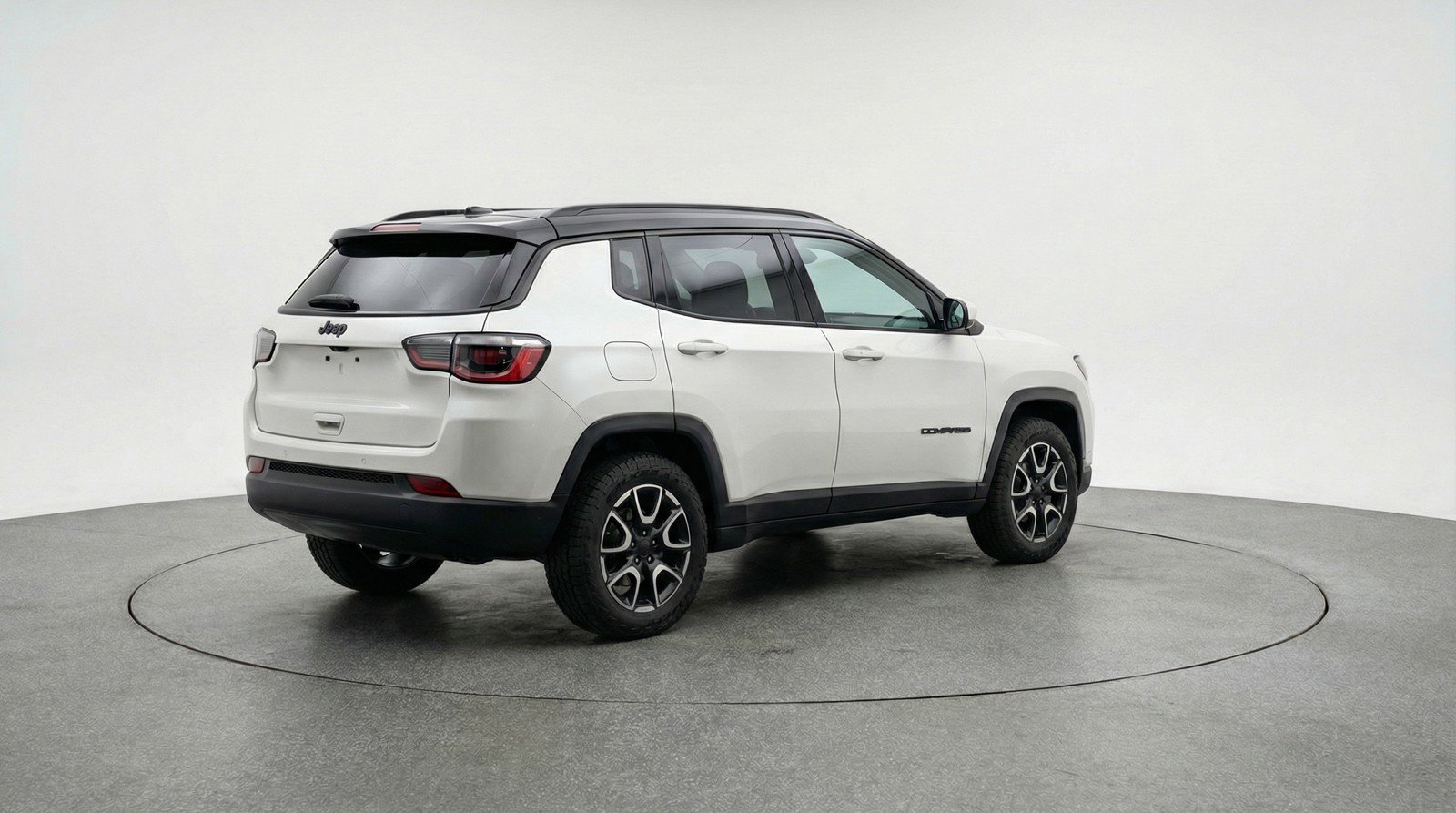 Used 2025 Jeep Compass Trailhawk AWD/4WD image 9