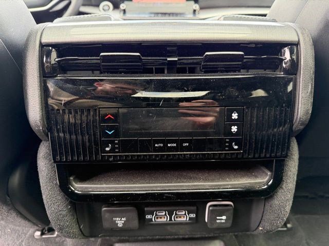 Used 2022 Jeep Wagoneer Series III image 22