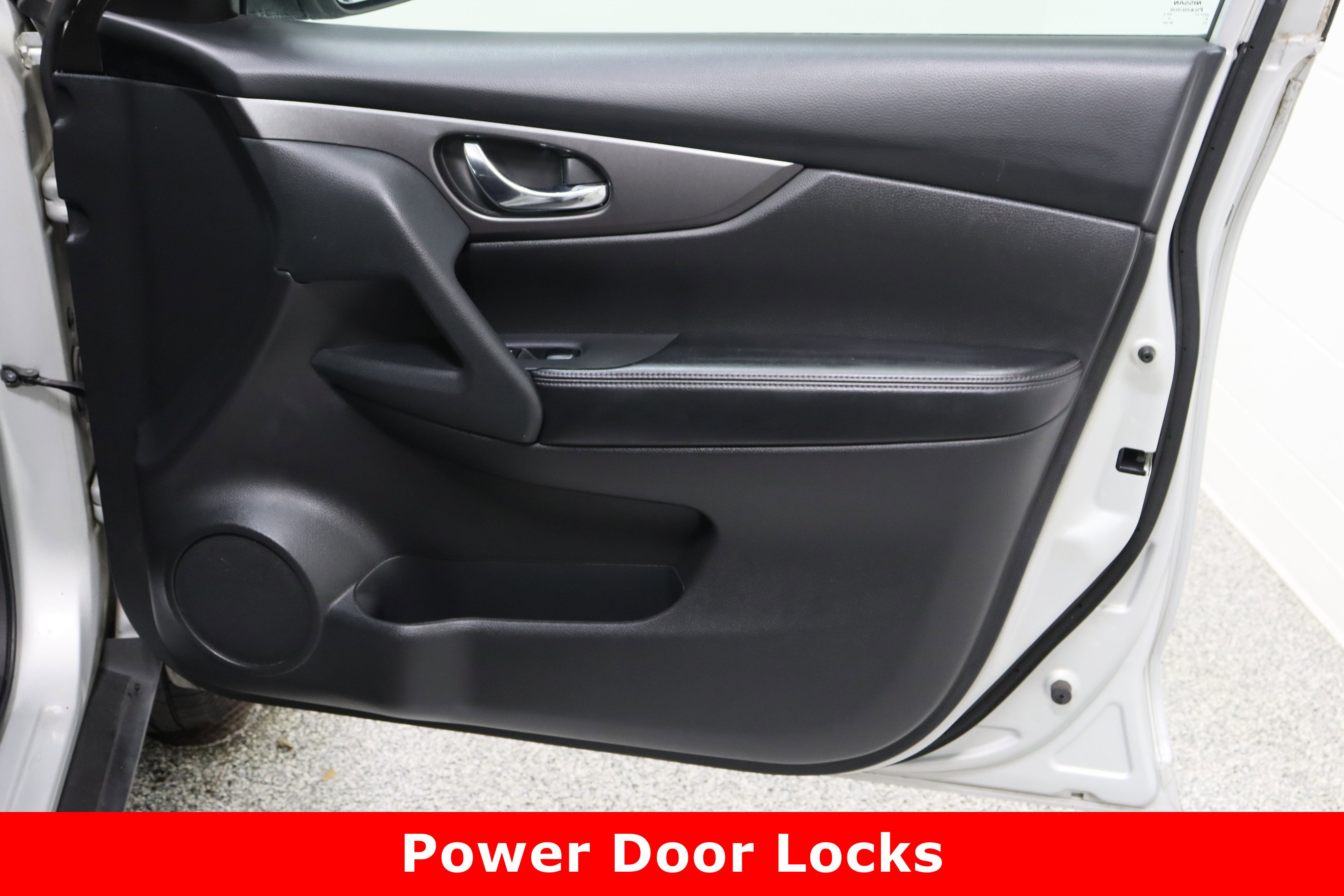 Used 2016 Nissan Rogue S image 30