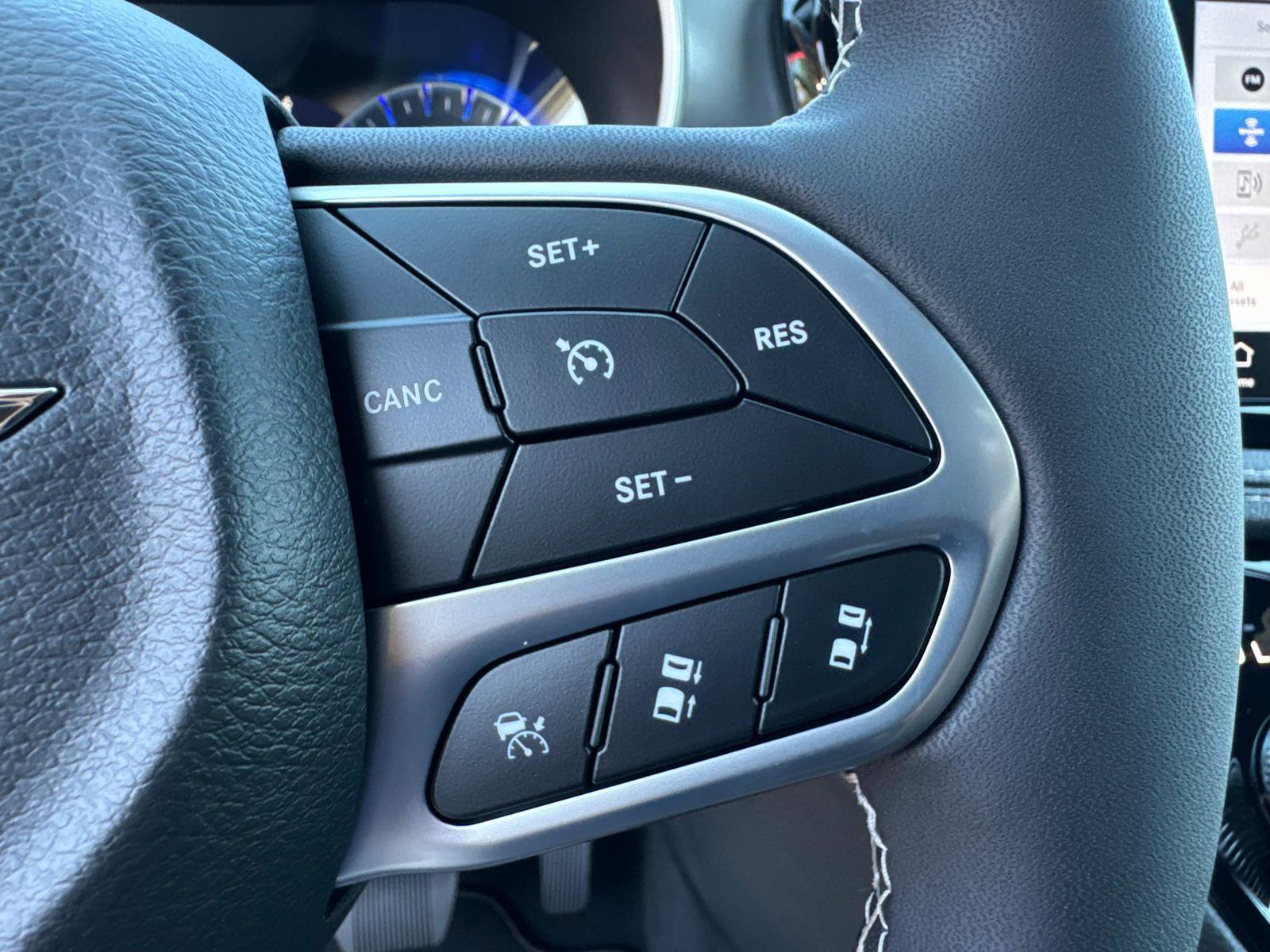 New 2026 Chrysler Pacifica Select image 31