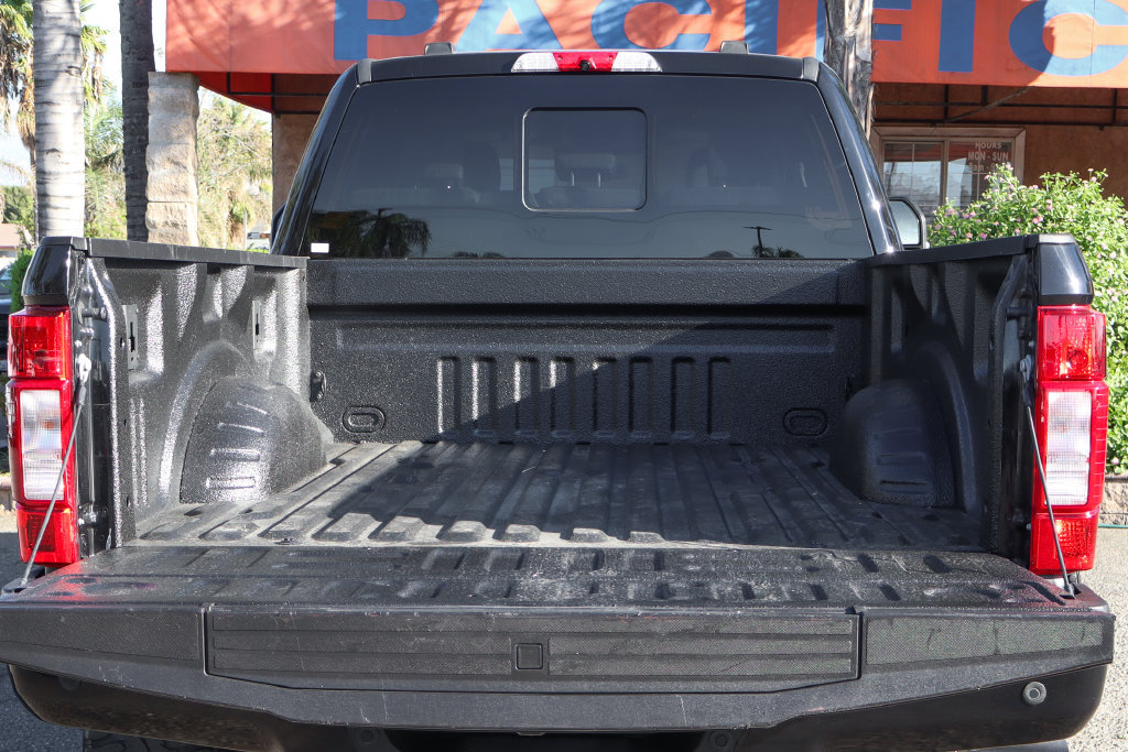 Used 2022 Ford F250 XLT w/ Black Appearance Package AWD/4WD image 8