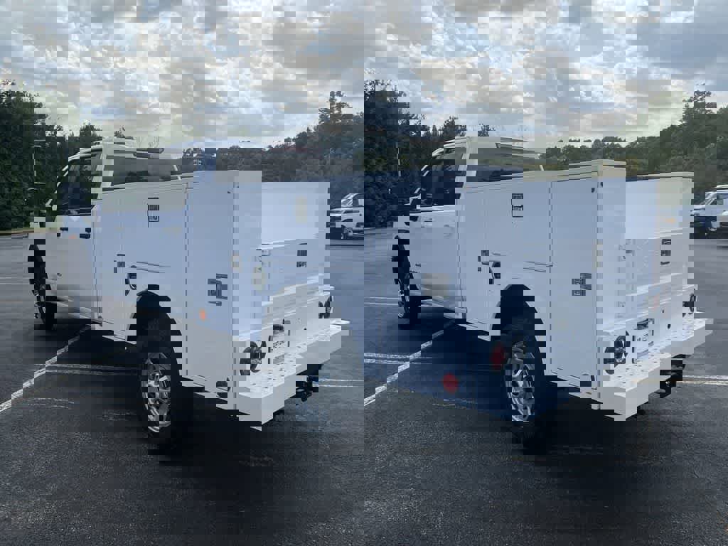 New 2024 GMC Sierra 2500 Pro w/ Convenience Package image 13