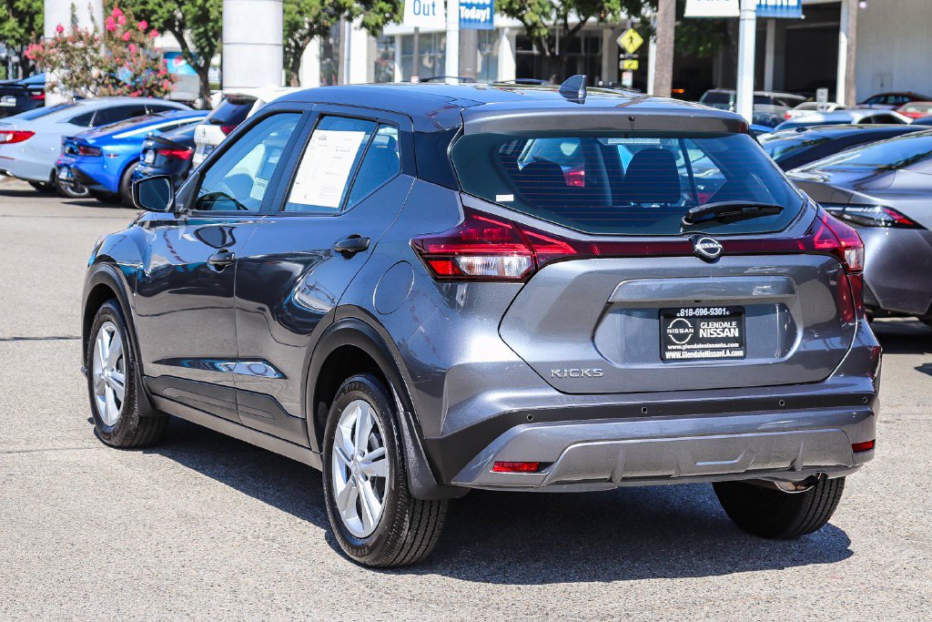Certified 2025 Nissan Kicks Play S FWD image 6