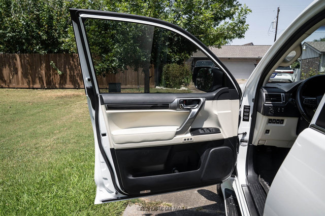 Used 2023 Lexus GX 460 Luxury w/ Sport Design Package AWD/4WD image 34