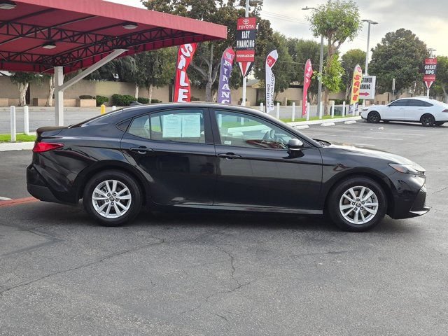 Used 2025 Toyota Camry LE FWD image 4
