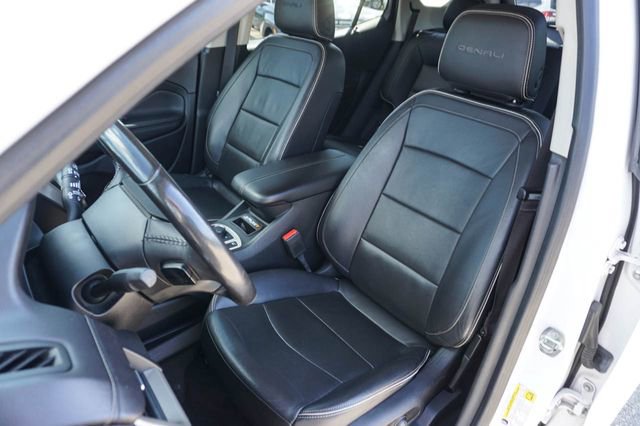 Used 2018 GMC Terrain Denali w/ GMC Pro Grade Package AWD/4WD image 18