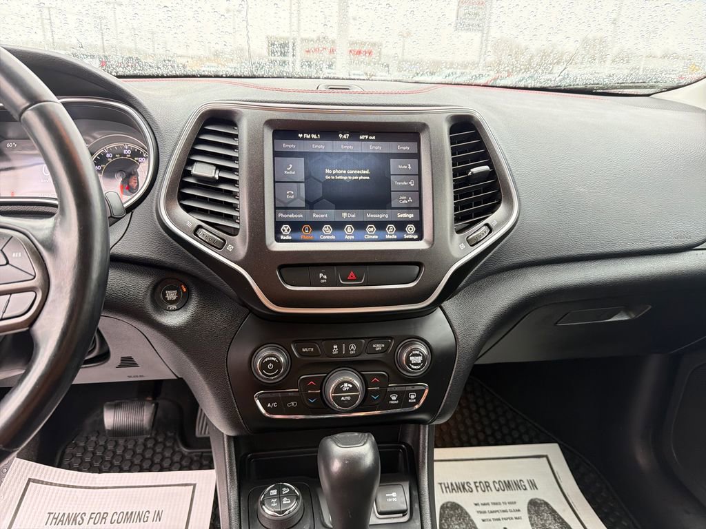 Used 2020 Jeep Cherokee Trailhawk w/ Cold Weather Group image 17