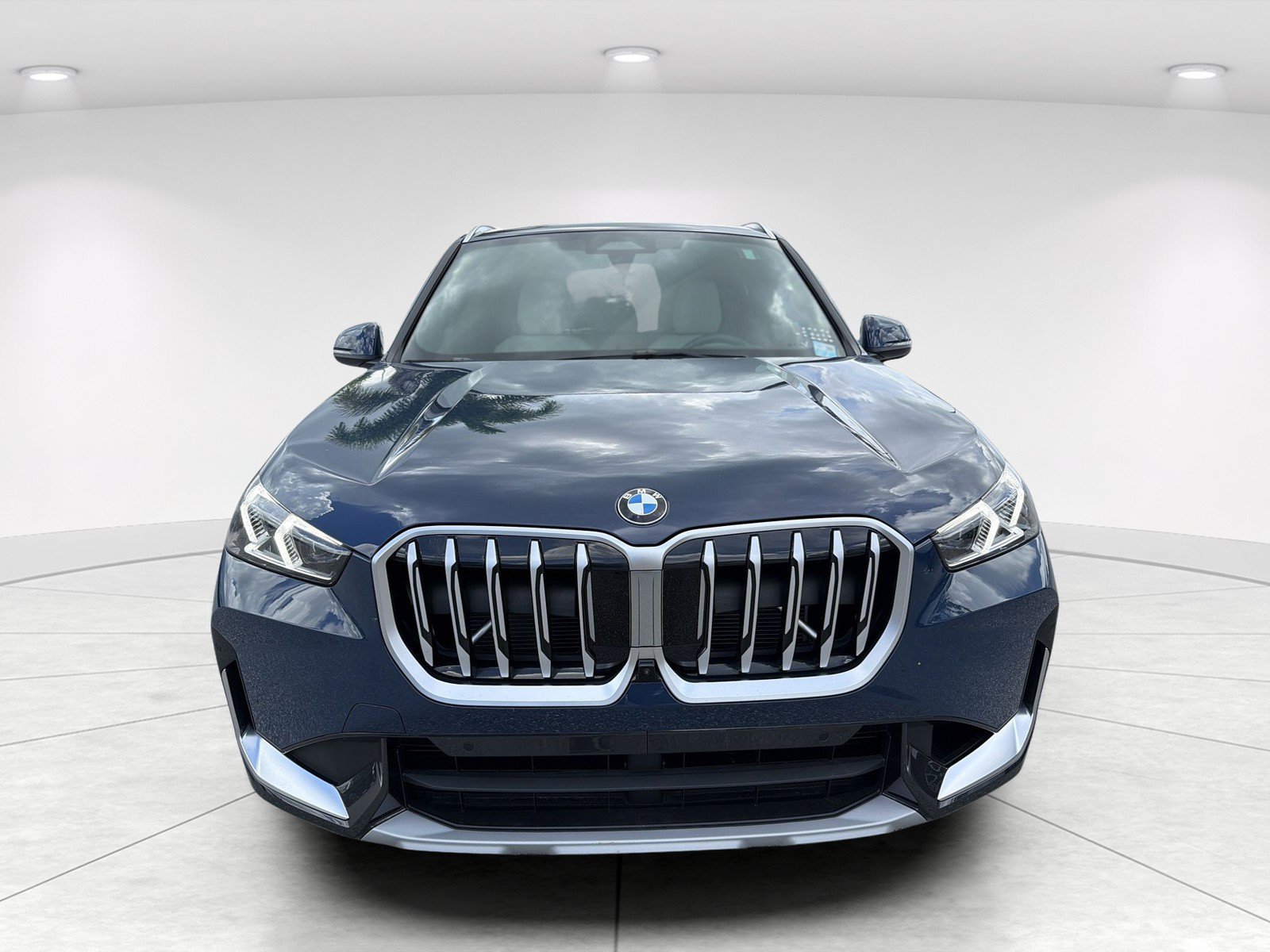New 2026 BMW X1 xDrive28i w/ Technology Package AWD/4WD image 2