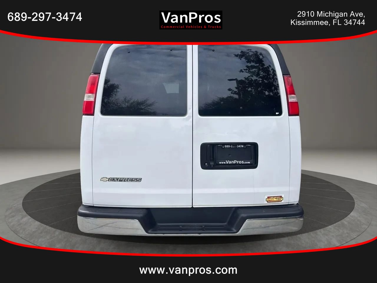 Used 2018 Chevrolet Express 3500 LT w/ LT Preferred Equipment Group RWD image 4