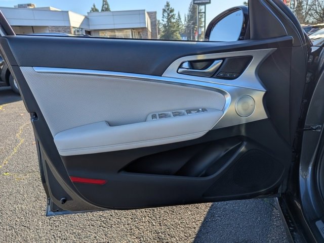 Used 2019 Genesis G70 2.0T Advanced w/ Elite Package image 9