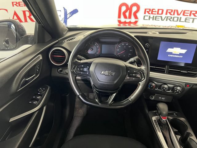 Used 2024 Chevrolet Trax RS w/ Sunroof Package FWD image 14