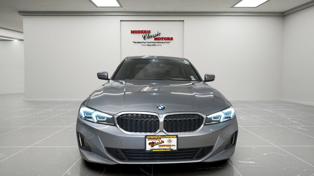 Used 2025 BMW 330i xDrive Sedan AWD/4WD image 8