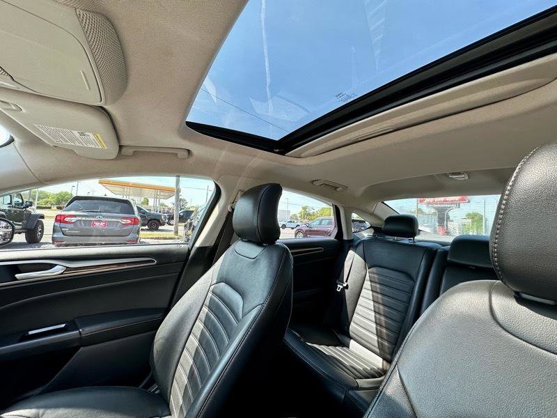 Used 2016 Ford Fusion SE w/ Equipment Group 202A image 28