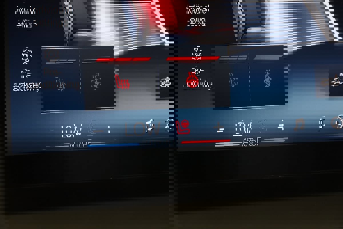 Used 2025 BMW M240i Coupe image 8