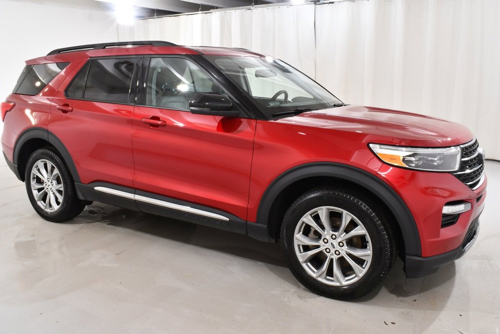 Used 2023 Ford Explorer XLT w/ Equipment Group 202A image 5