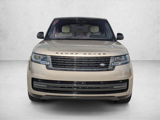 Used 2023 Land Rover Range Rover SE AWD/4WD image 2