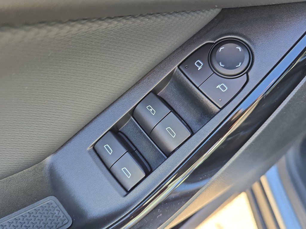 Certified 2025 Chevrolet Equinox LT image 11