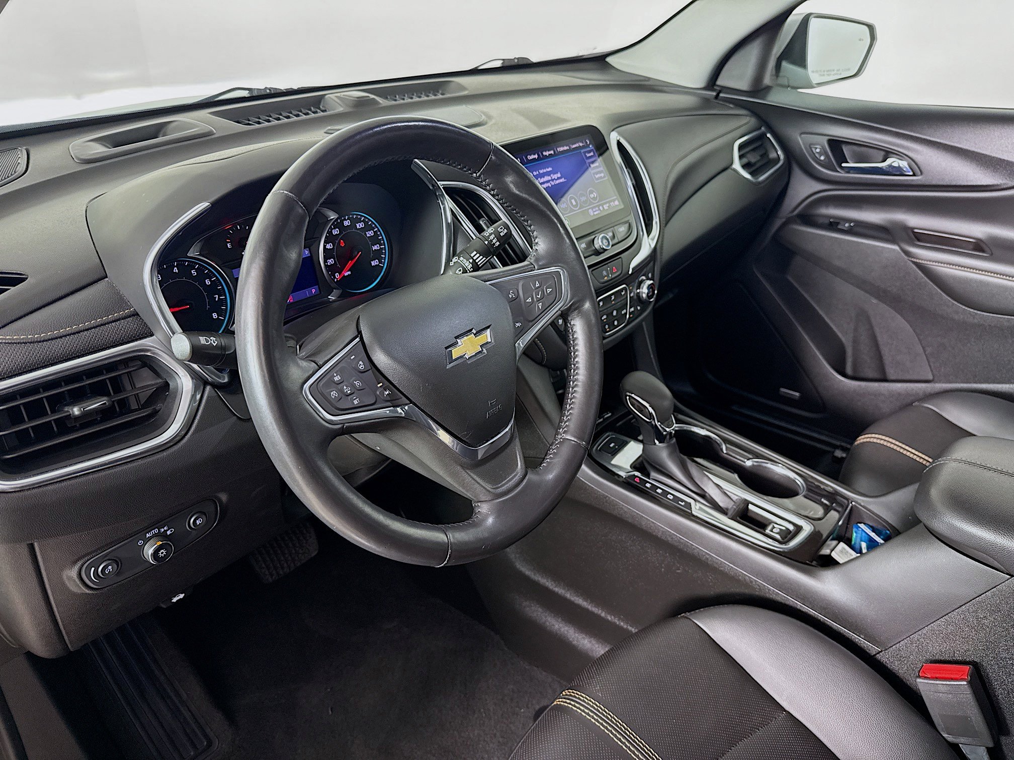 Used 2022 Chevrolet Equinox Premier image 8