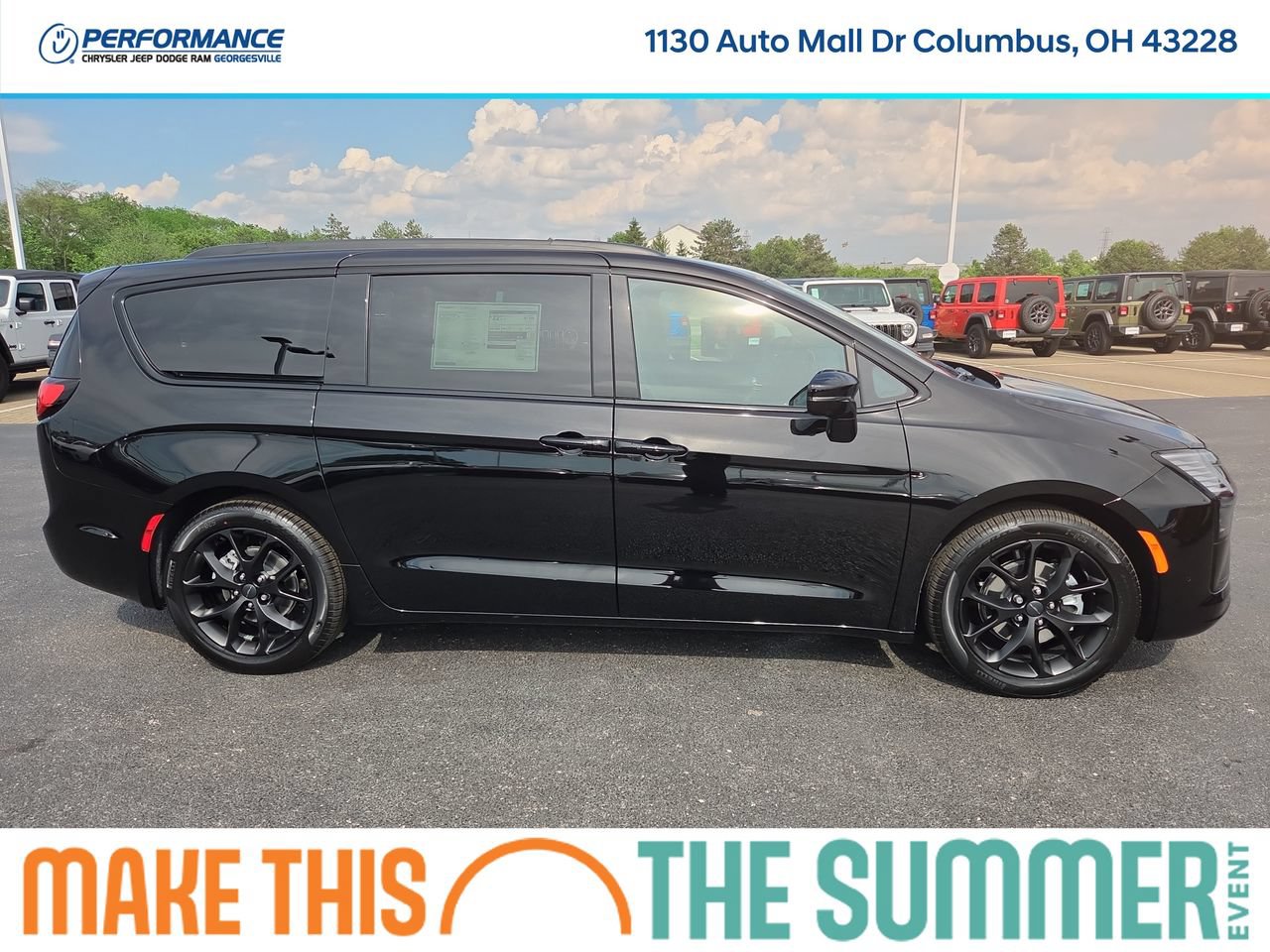 New 2027 Chrysler Pacifica Limited FWD image 8