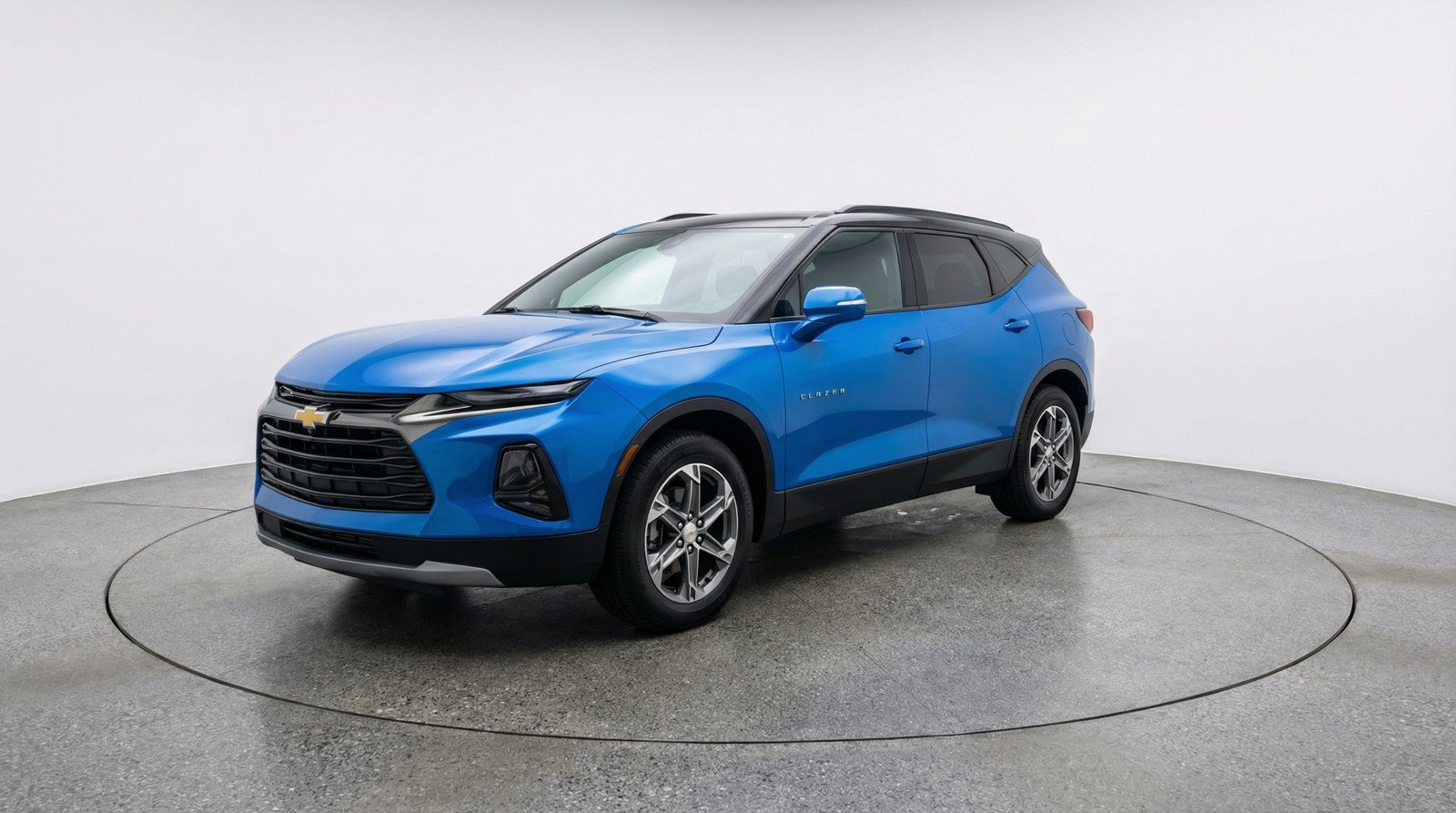 Used 2025 Chevrolet Blazer LT FWD image 3