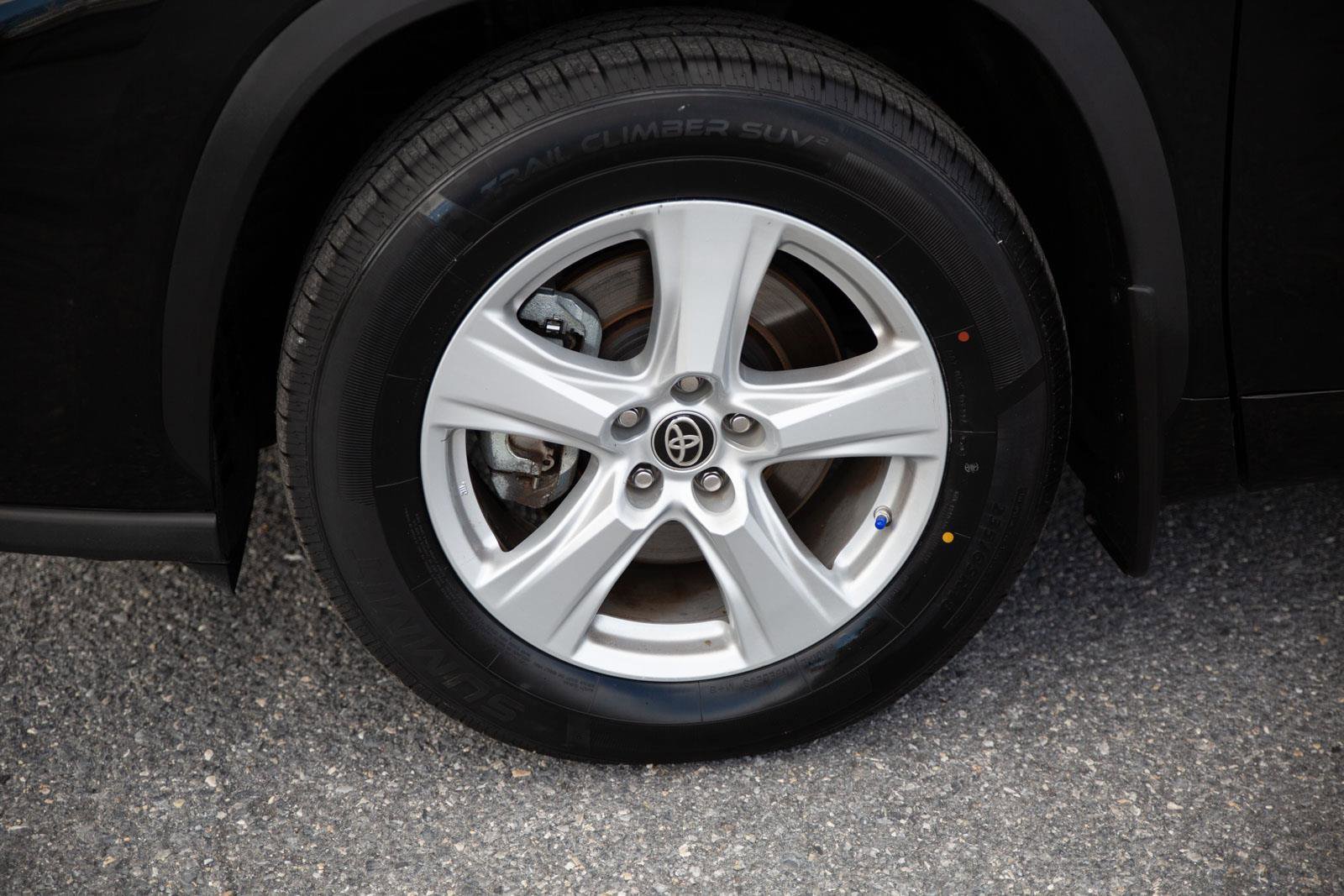 Used 2024 Toyota Highlander LE image 9