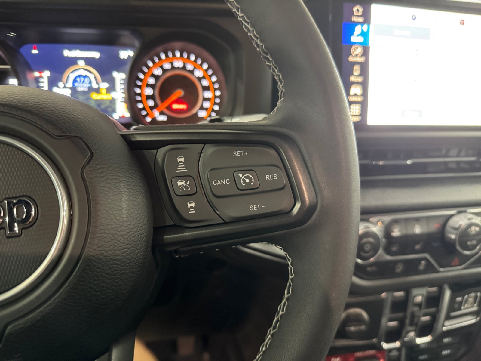 Used 2025 Jeep Wrangler Unlimited Sport AWD/4WD image 24