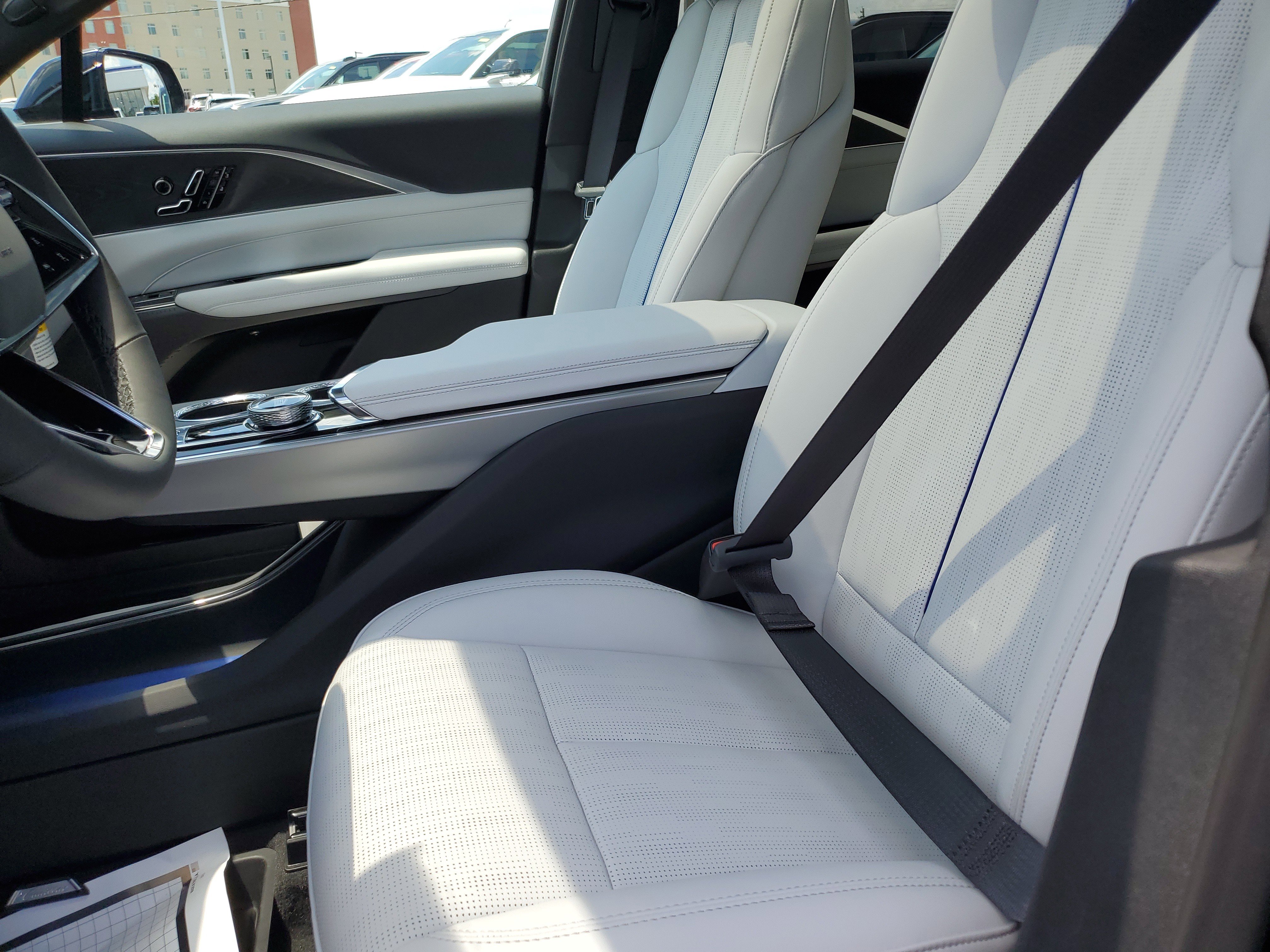New 2025 Cadillac Lyriq Luxury image 13