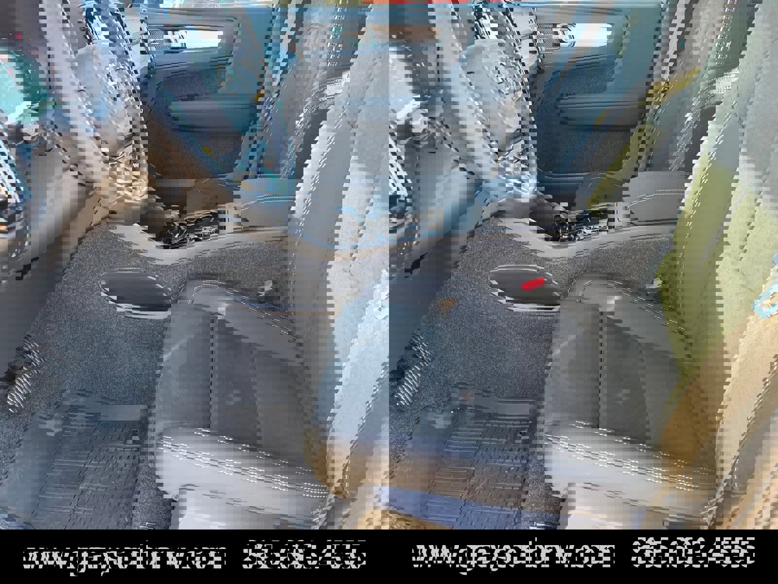 Used 2026 Volvo XC40 B5 Ultra w/ Protection Package Premier image 10