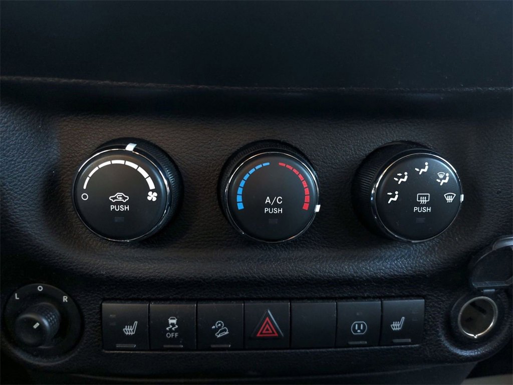 Used 2018 Jeep Wrangler Unlimited Sahara w/ Dual Top Group image 19