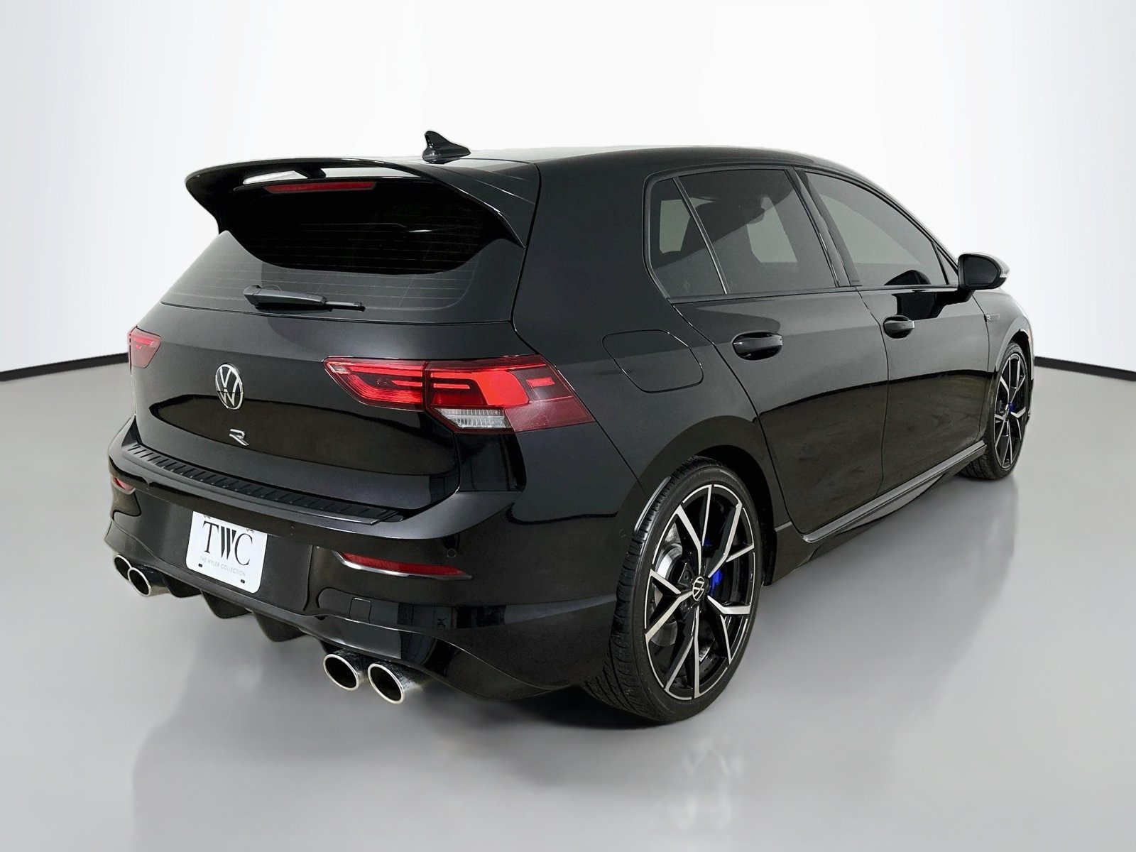 Used 2023 Volkswagen Golf R AWD/4WD image 5