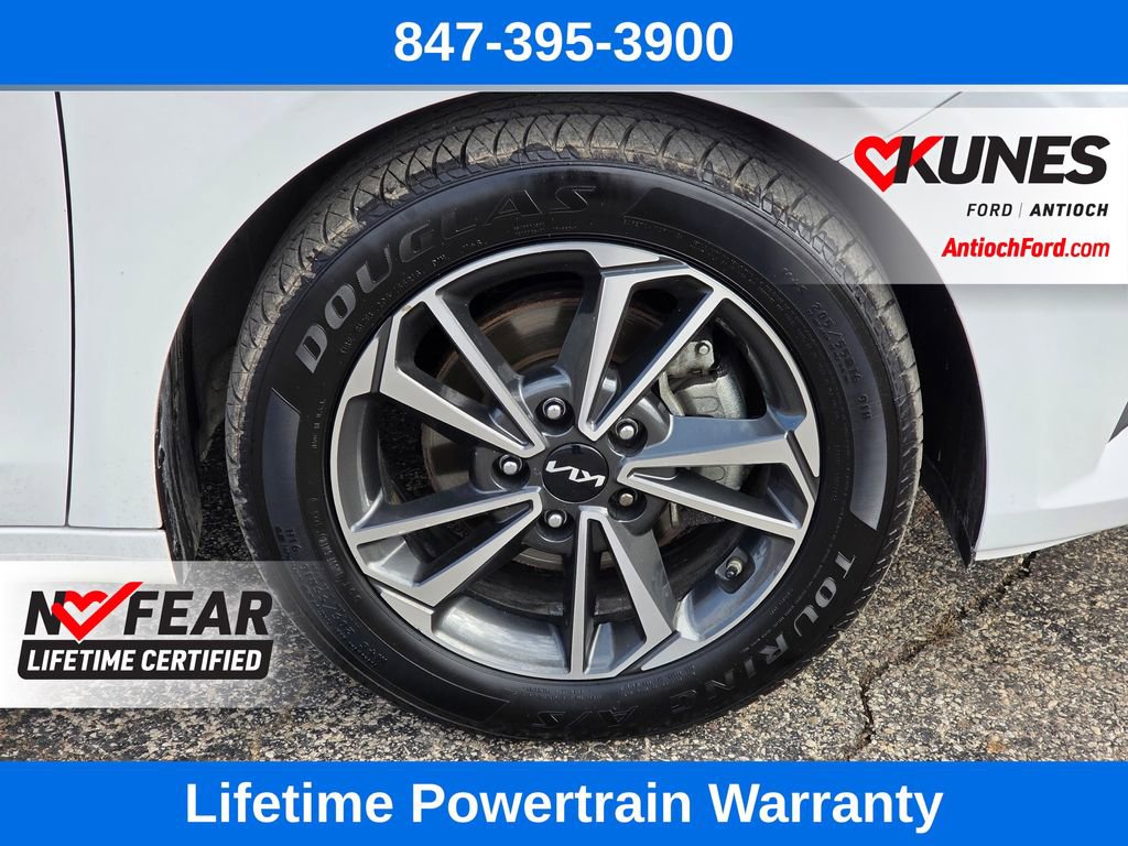 Used 2023 Kia Forte LXS w/ LXS Technology Package image 9