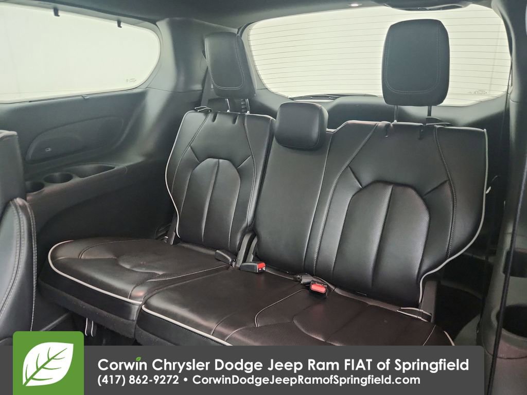 Used 2025 Chrysler Pacifica Limited FWD image 33