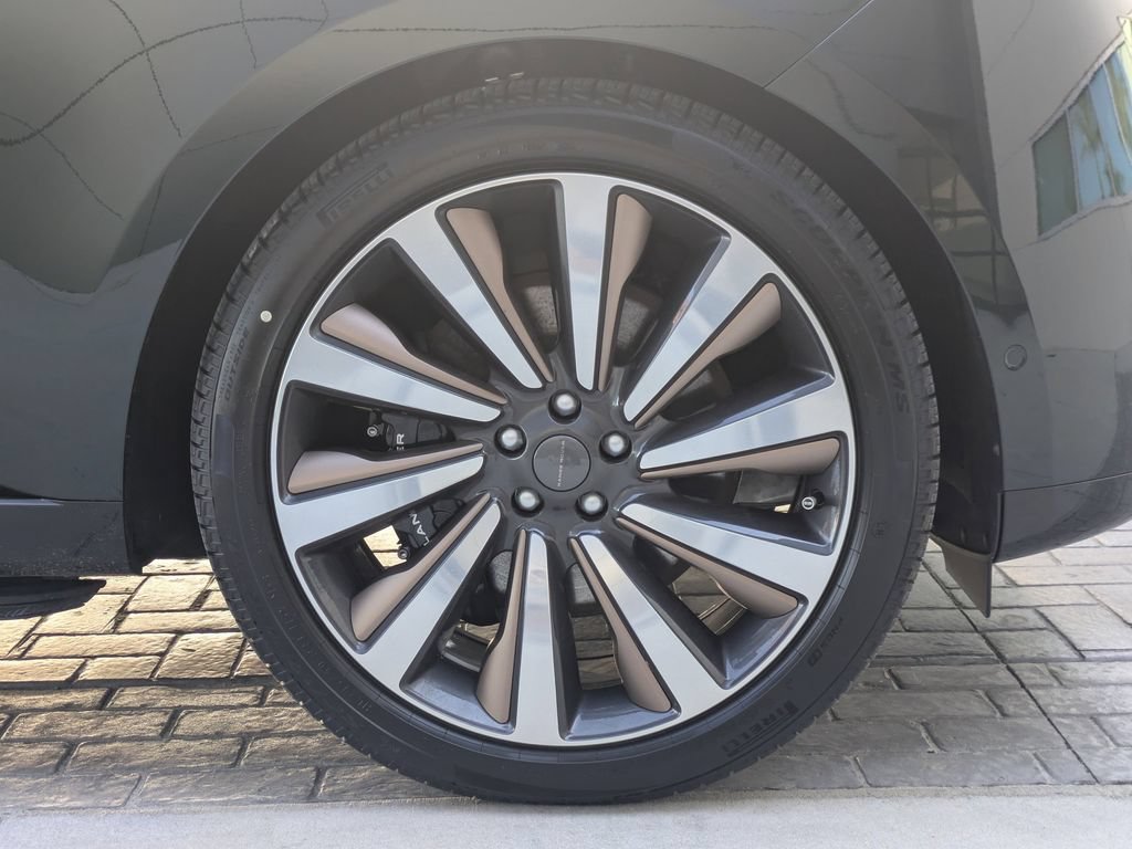 New 2026 Land Rover Range Rover SV AWD/4WD image 11