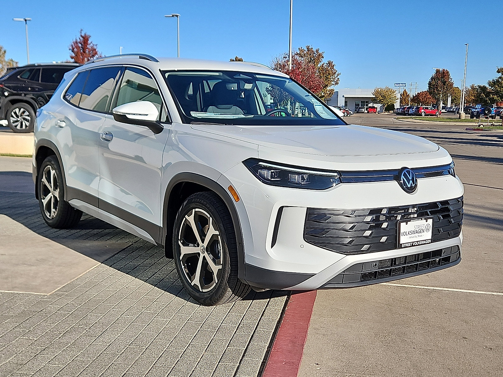 New 2026 Volkswagen Tiguan SE image 5