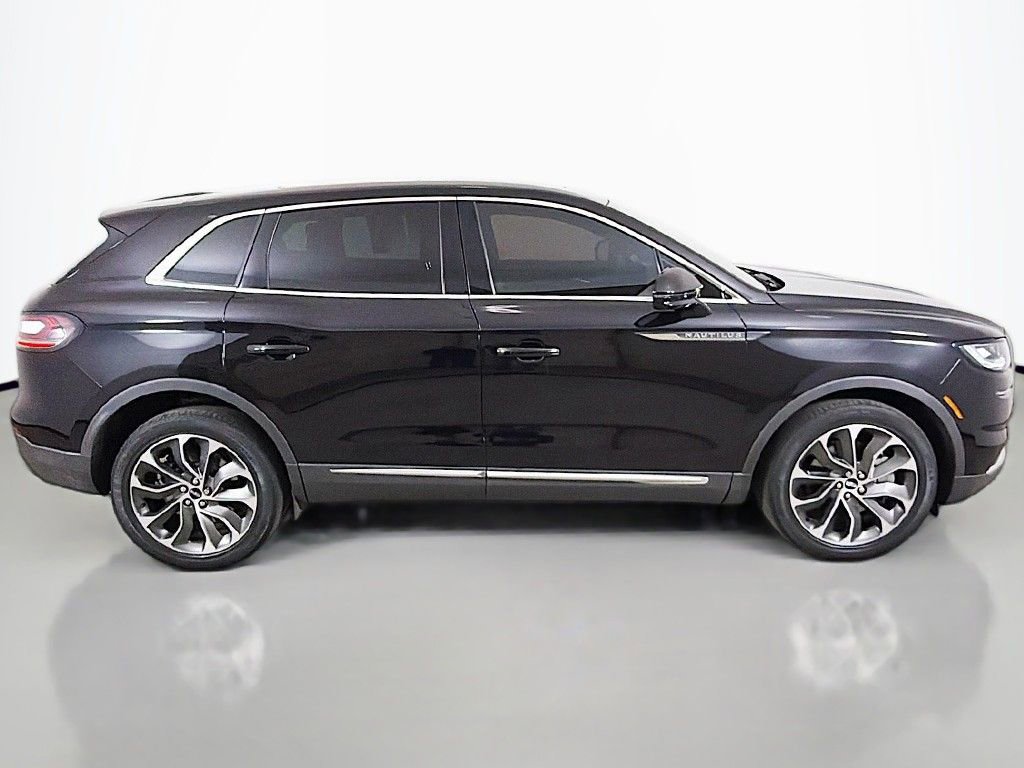 Used 2022 Lincoln Nautilus Reserve image 16