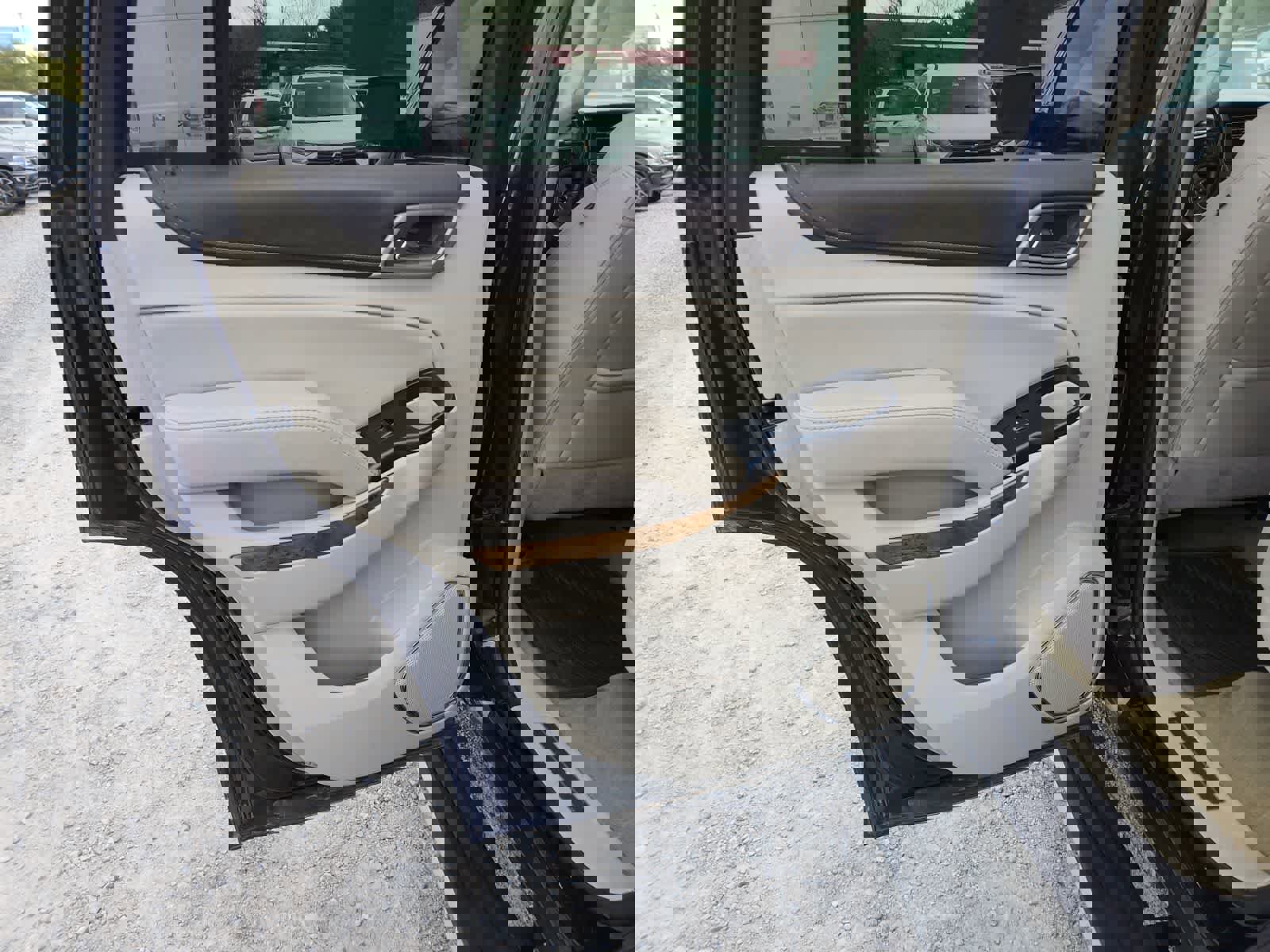 Used 2017 GMC Yukon Denali w/ Open Road Package image 29