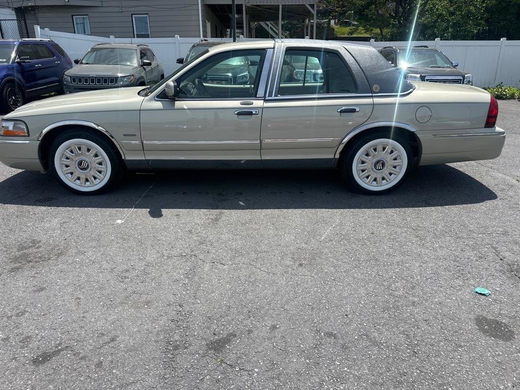 Used 2004 Mercury Grand Marquis GS RWD image 8