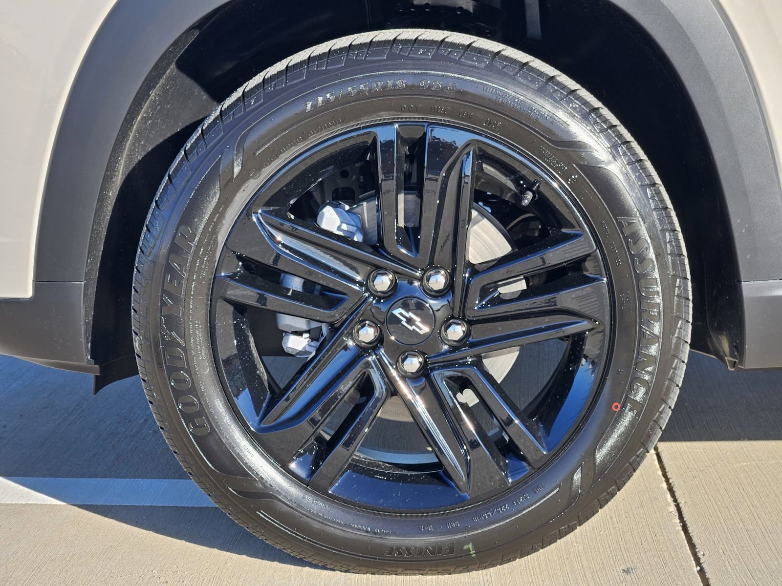 New 2026 Chevrolet Trax ACTIV w/ Sunroof Package image 13