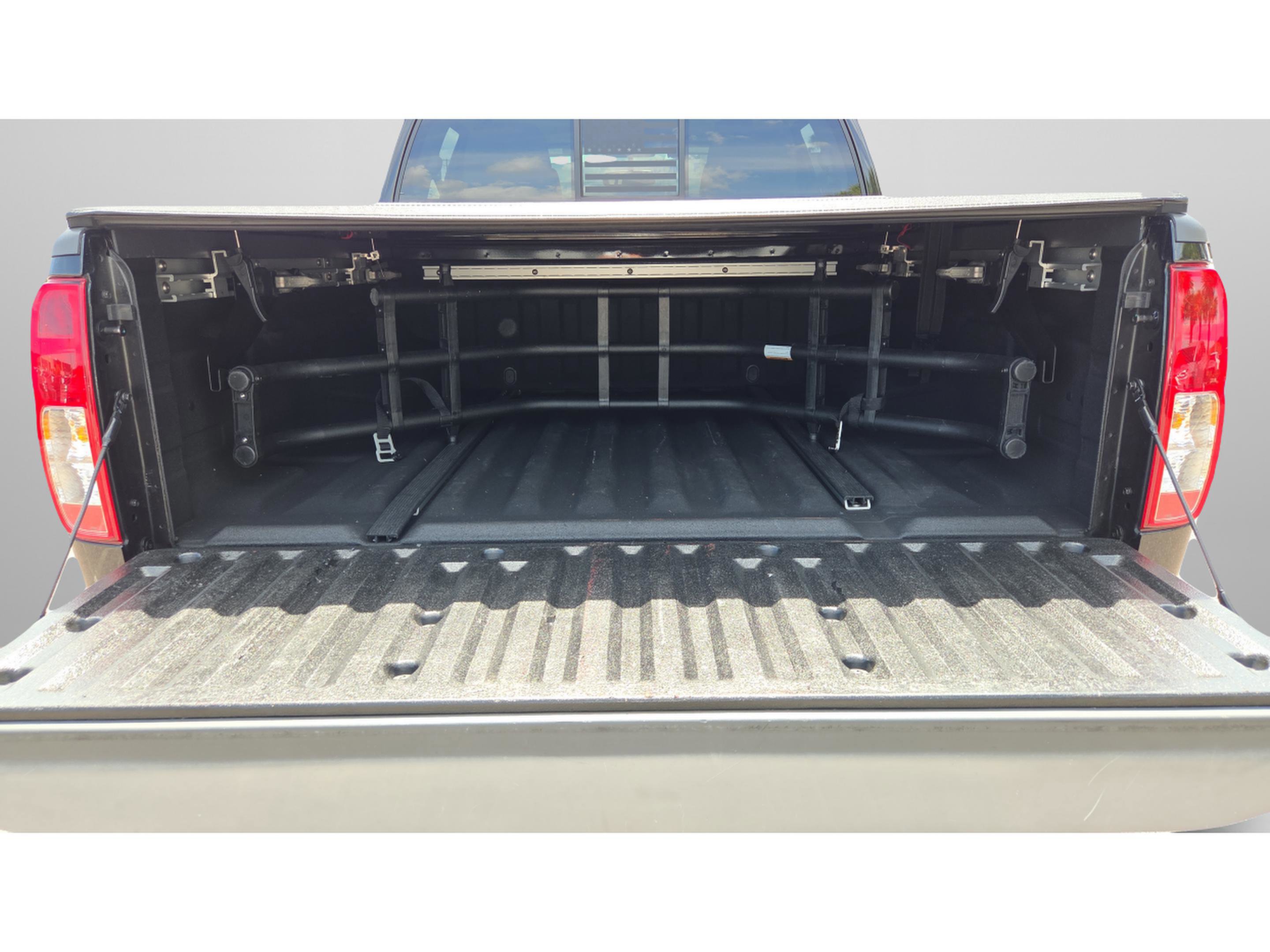 Used 2020 Nissan Frontier SV w/ Midnight Edition Floor Mats RWD image 10