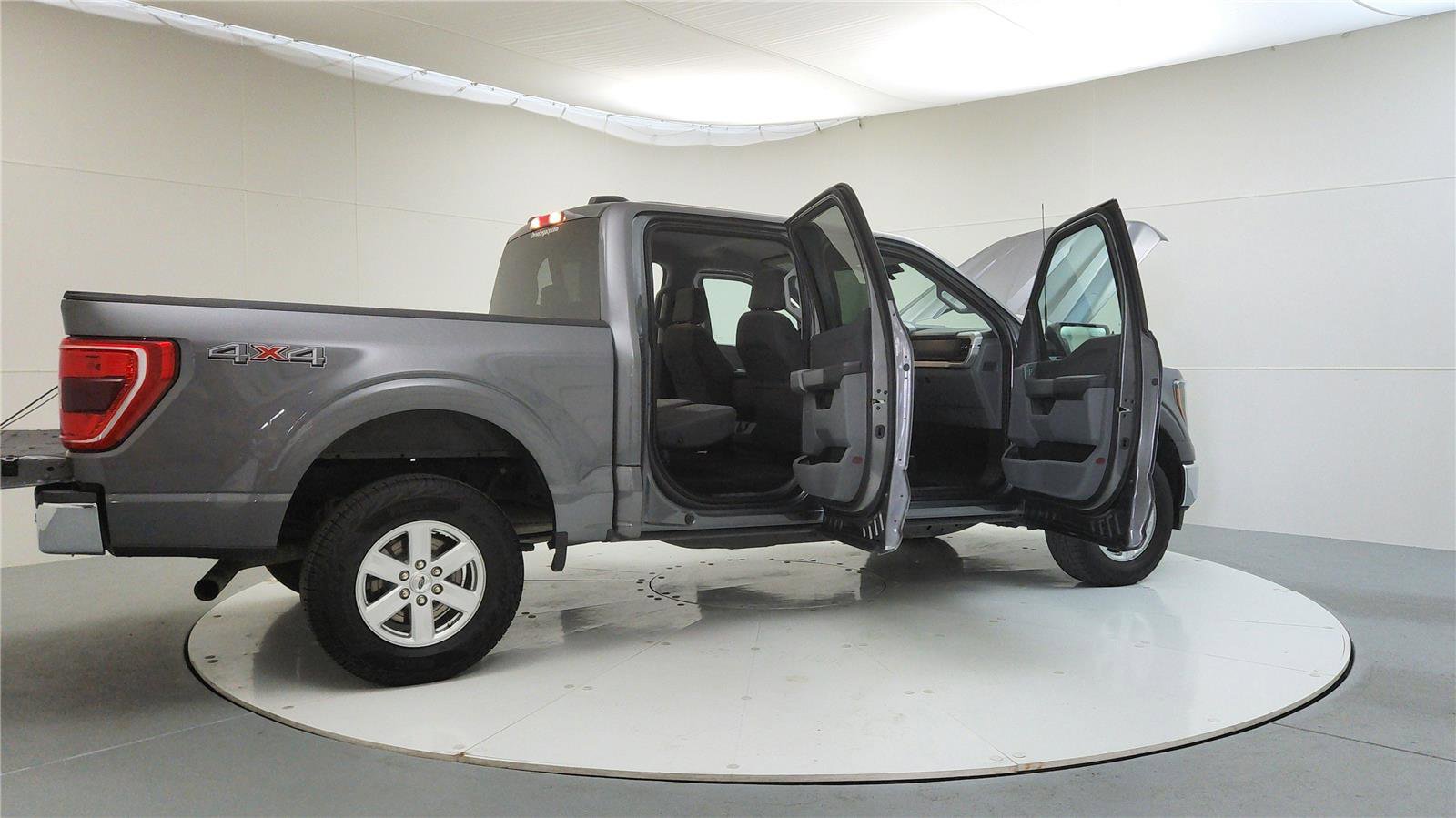 Used 2023 Ford F150 XLT image 13