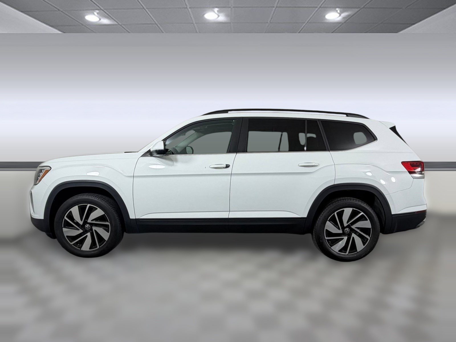 Used 2024 Volkswagen Atlas SE FWD image 2