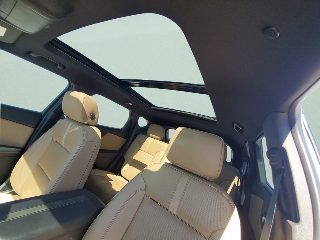 Certified 2023 Chevrolet Blazer Premier w/ Driver Confidence II Package AWD/4WD image 17