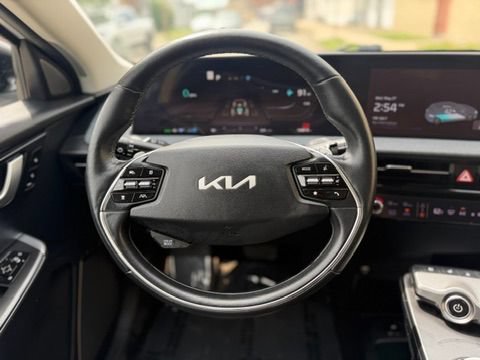 Used 2022 Kia EV6 Wind w/ Wind Technology Package AWD/4WD image 34