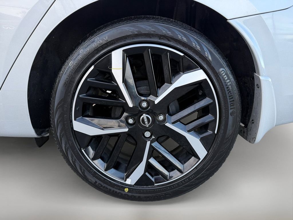 Certified 2025 Nissan Versa SR w/ Trunk Package image 38