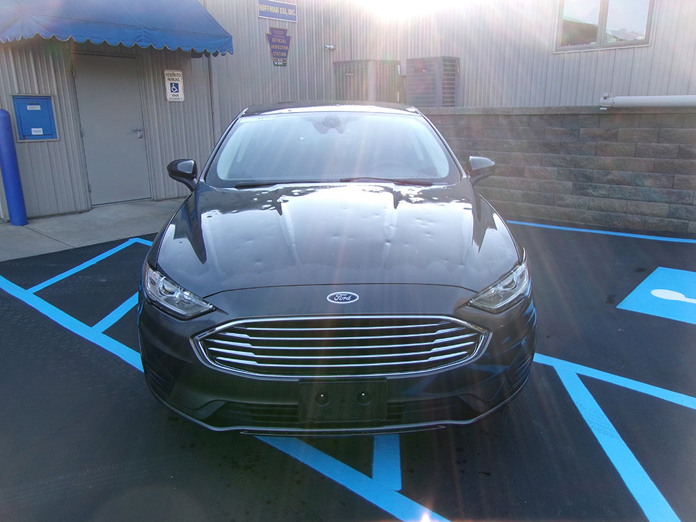 Used 2020 Ford Fusion SE image 3