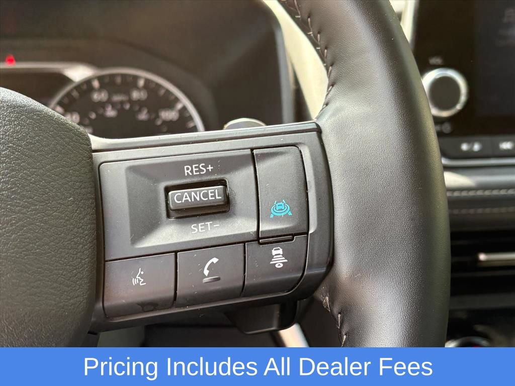Used 2025 Nissan Rogue SV AWD/4WD image 15