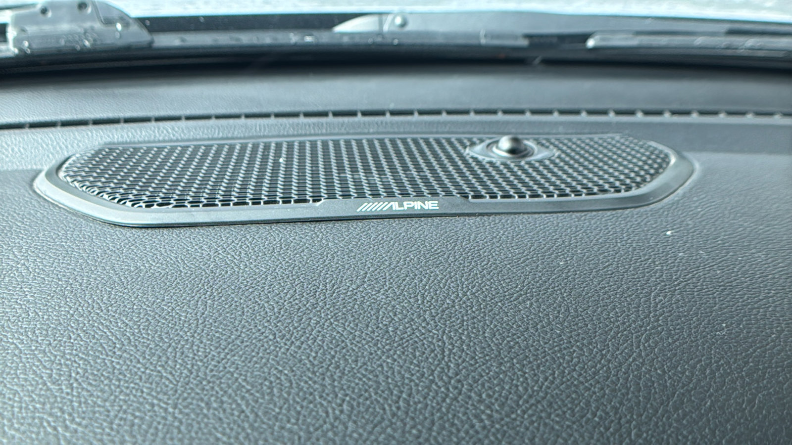 Used 2025 RAM 1500 Laramie AWD/4WD image 30