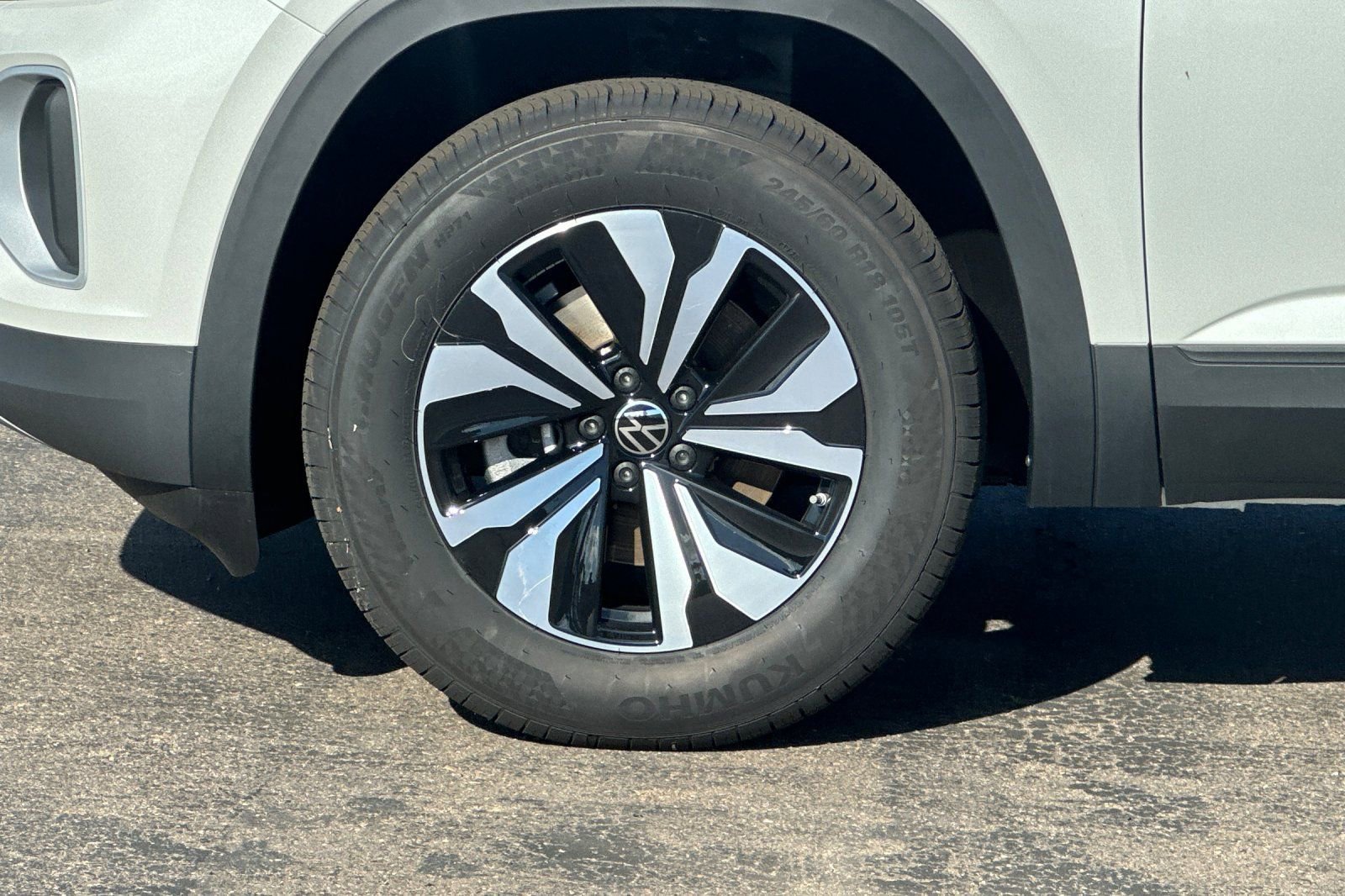 New 2026 Volkswagen Atlas SE FWD image 26